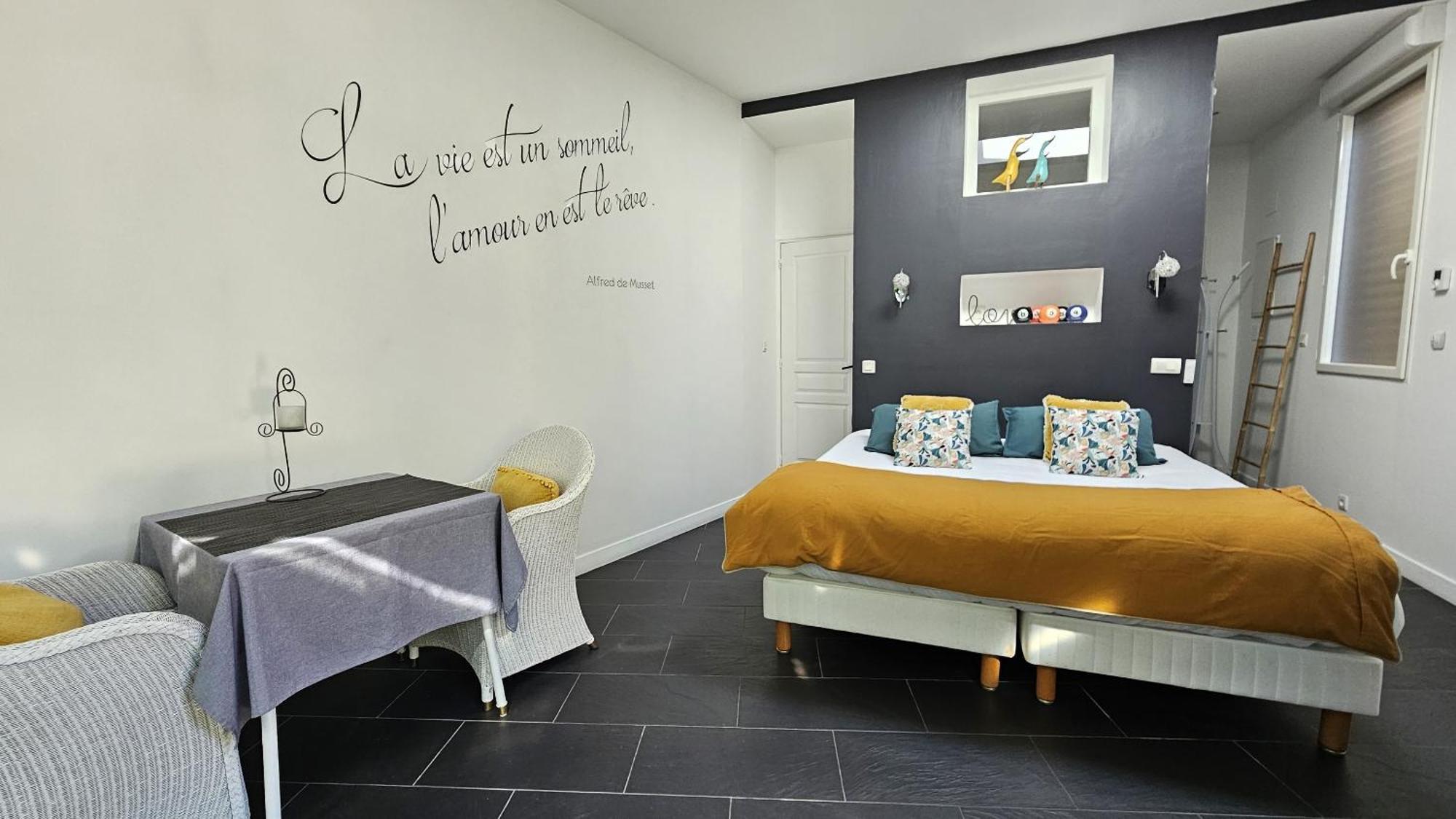 La Villa Cote Cour Dinan Kamer foto